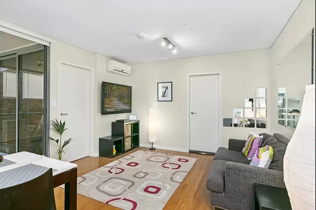 27/5 Tusculum Street, Potts Point Leased by The Marshall Group