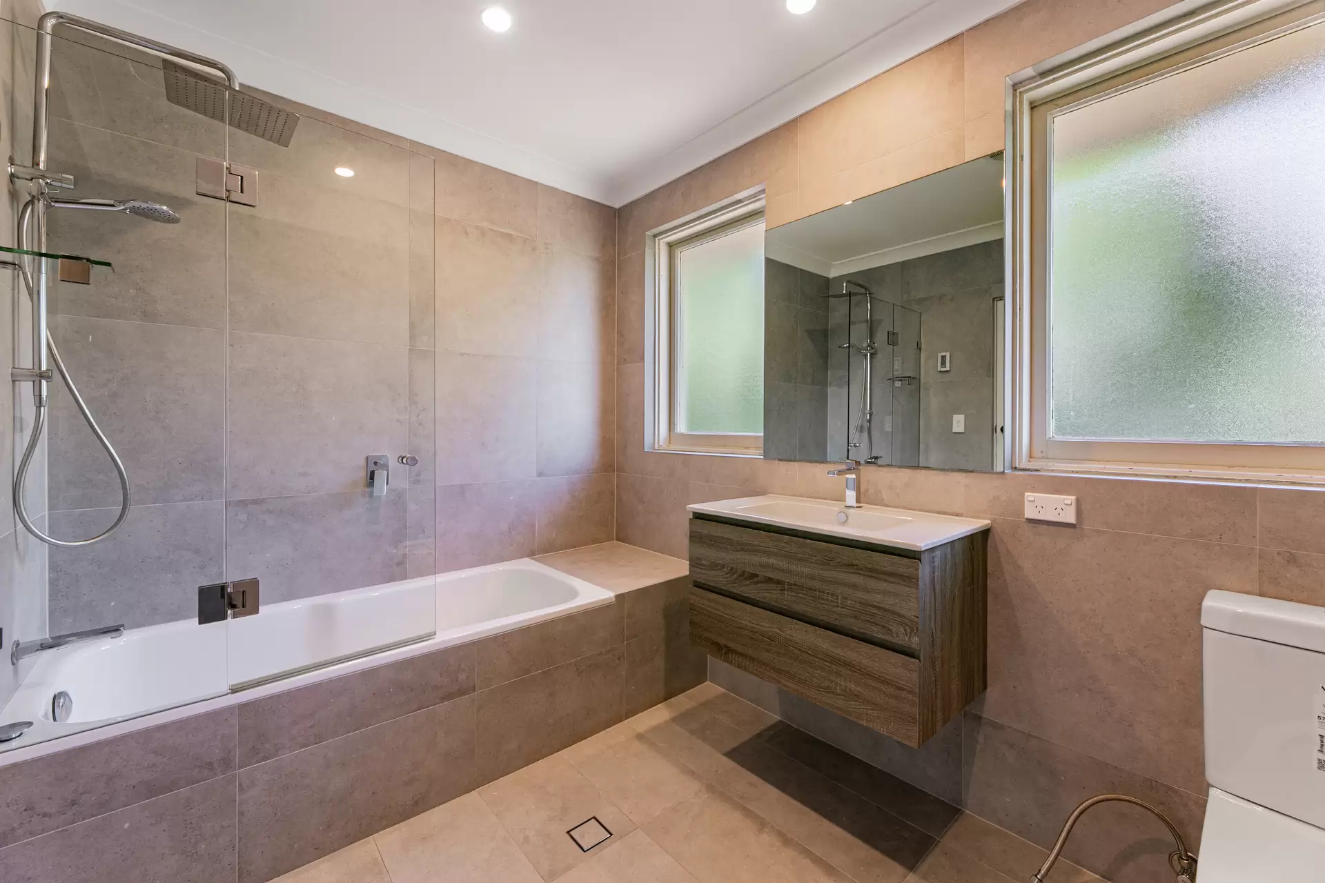 8 Graham Avenue, Pymble Leased by The Marshall Group - image 4