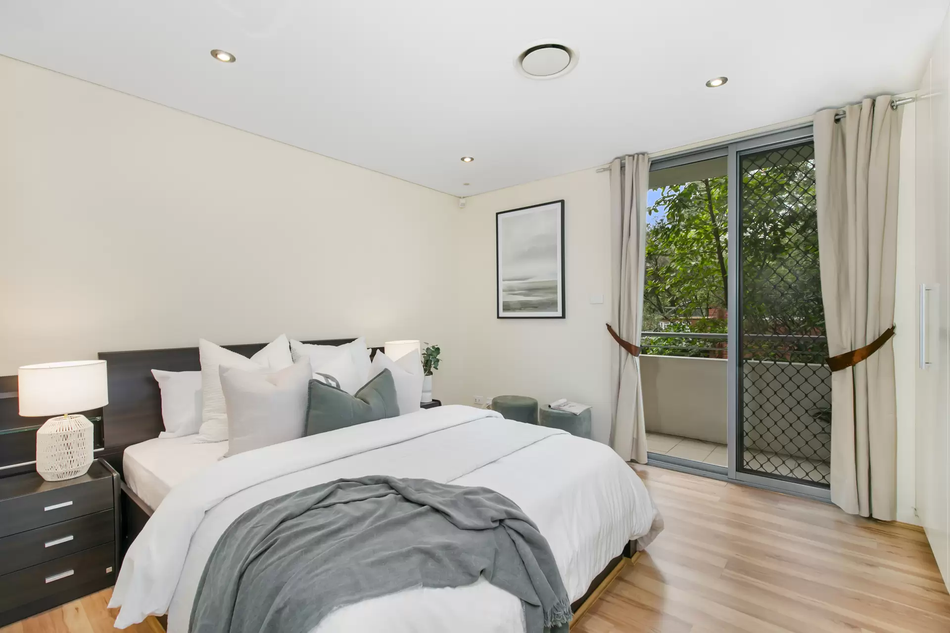 10/22-24 Henry Street, Gordon Auction by The Marshall Group - image 4