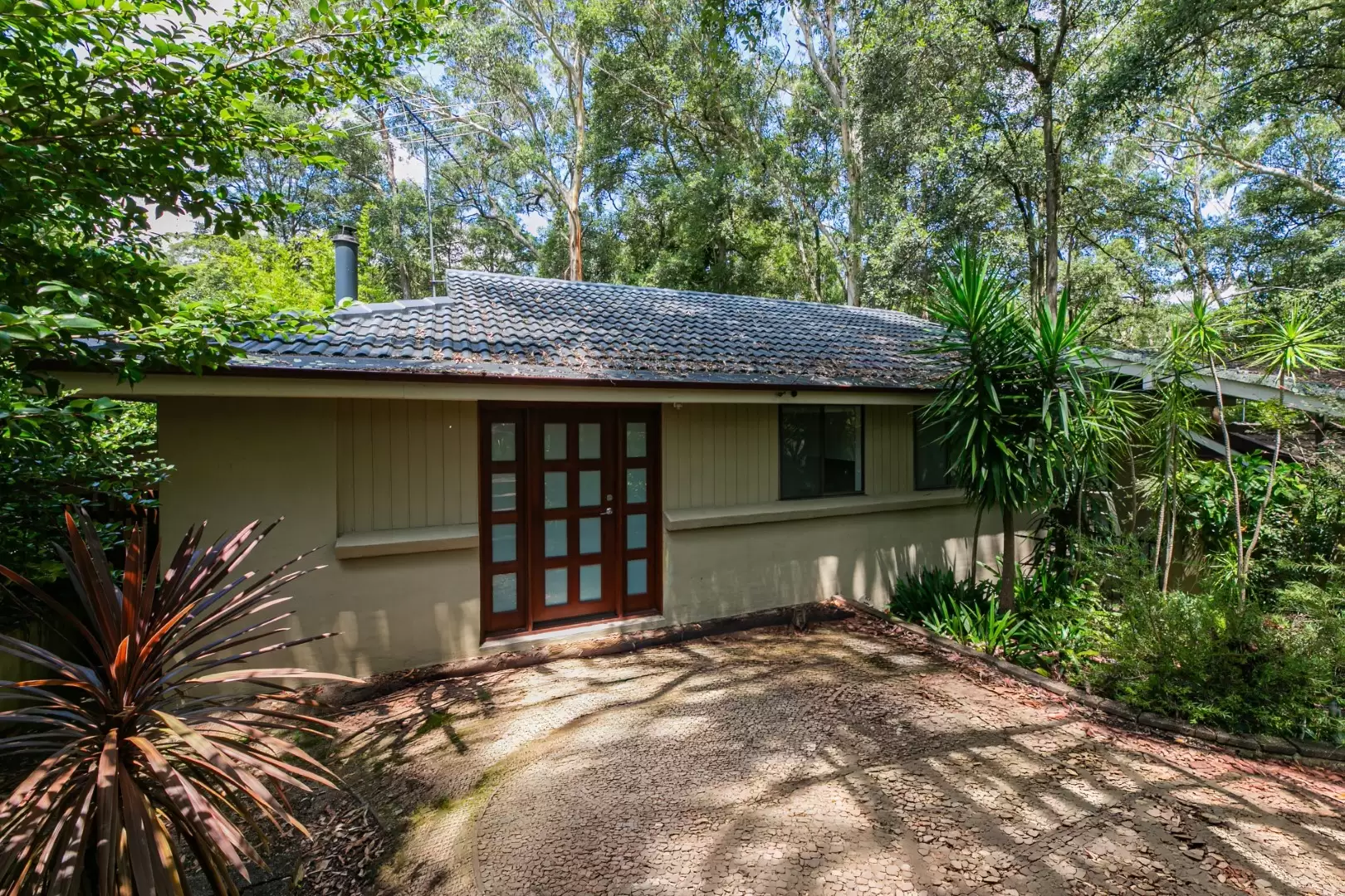 101 Hewitt Avenue, Wahroonga Leased by The Marshall Group - image 1