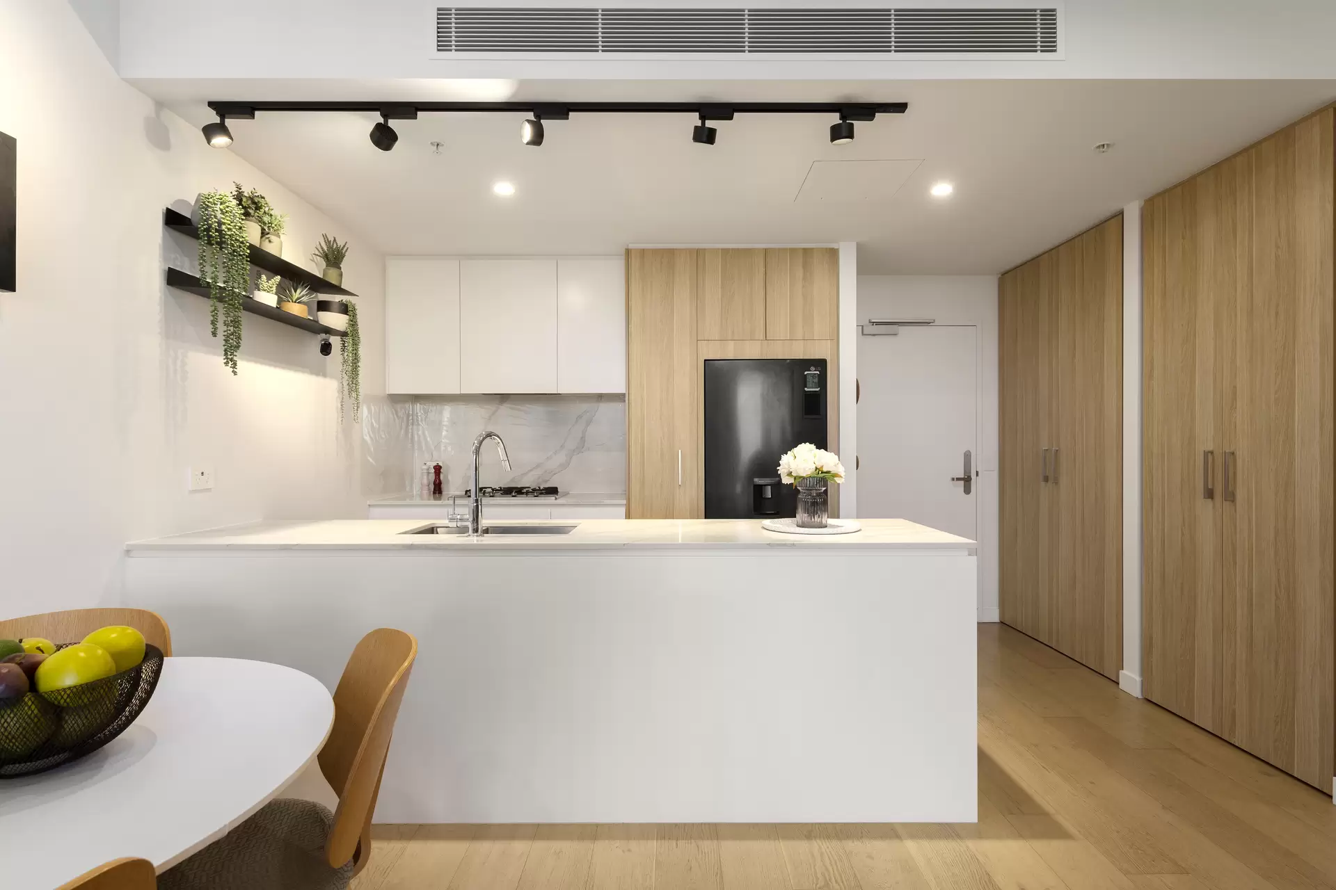 LG3/888C Pacific Highway, Gordon Auction by The Marshall Group - image 2