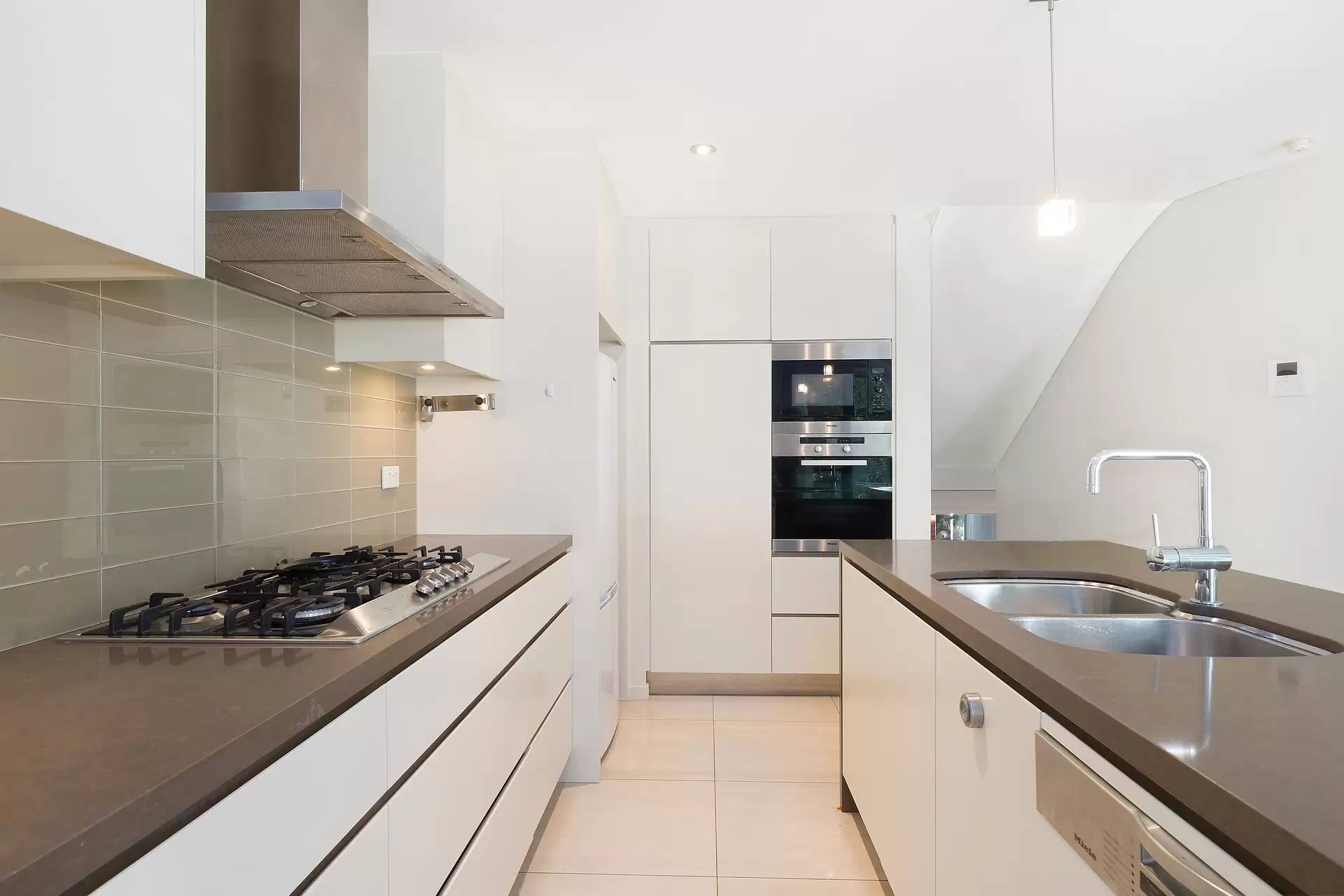 4/22-24 Henry Street, Gordon Leased by The Marshall Group - image 2