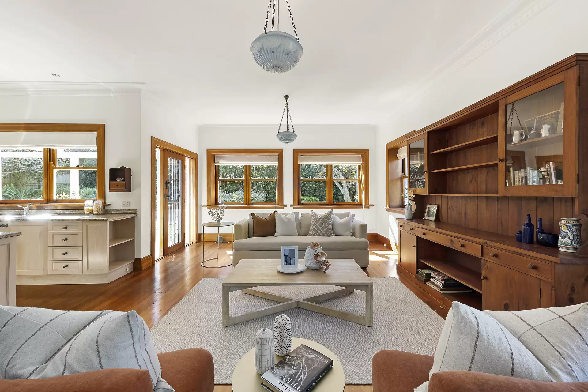 24 Kardella Avenue, Killara Leased by The Marshall Group - image 2