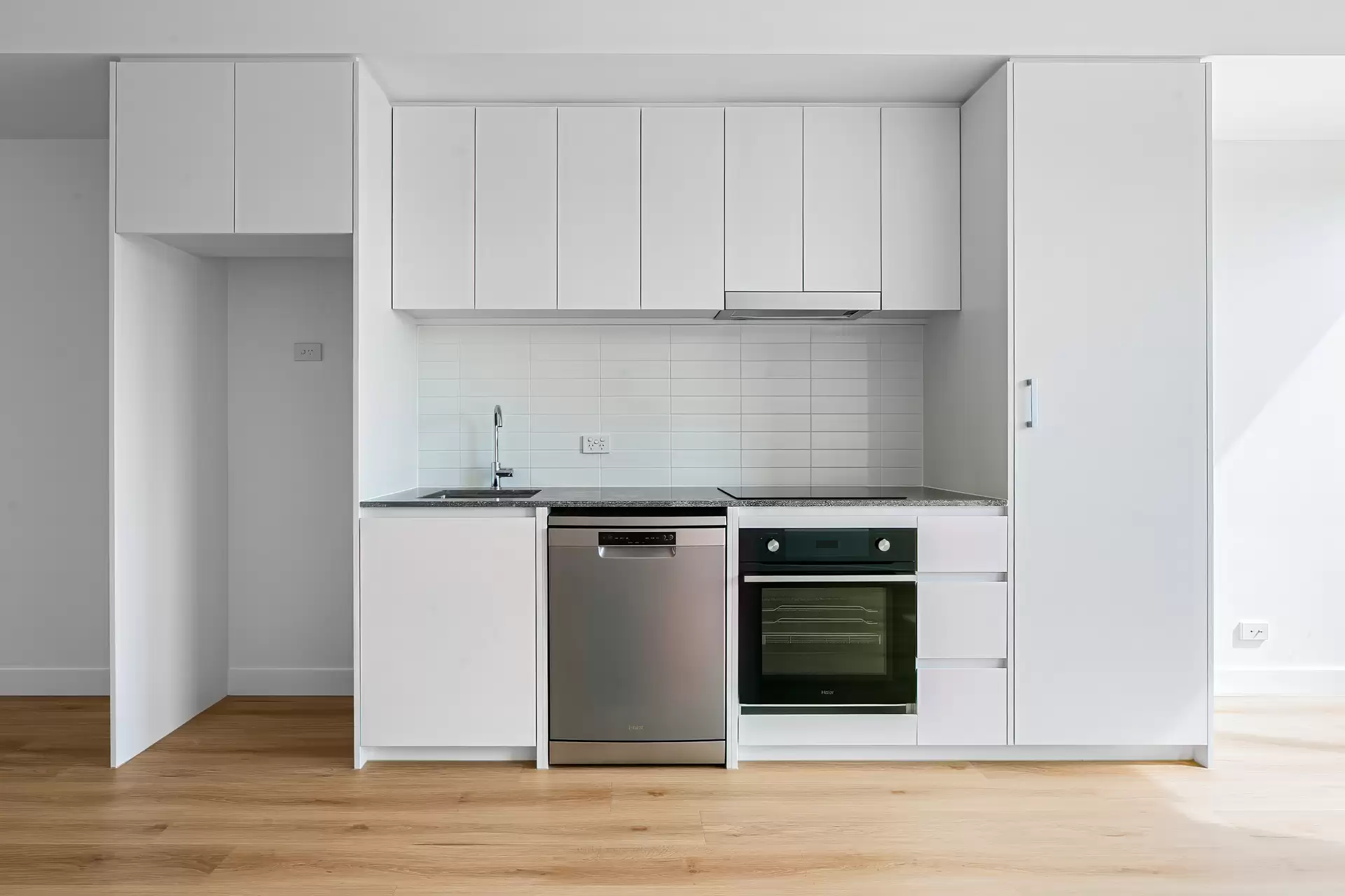 A705/22-28 Gardeners Road, Kingsford Leased by The Marshall Group - image 4