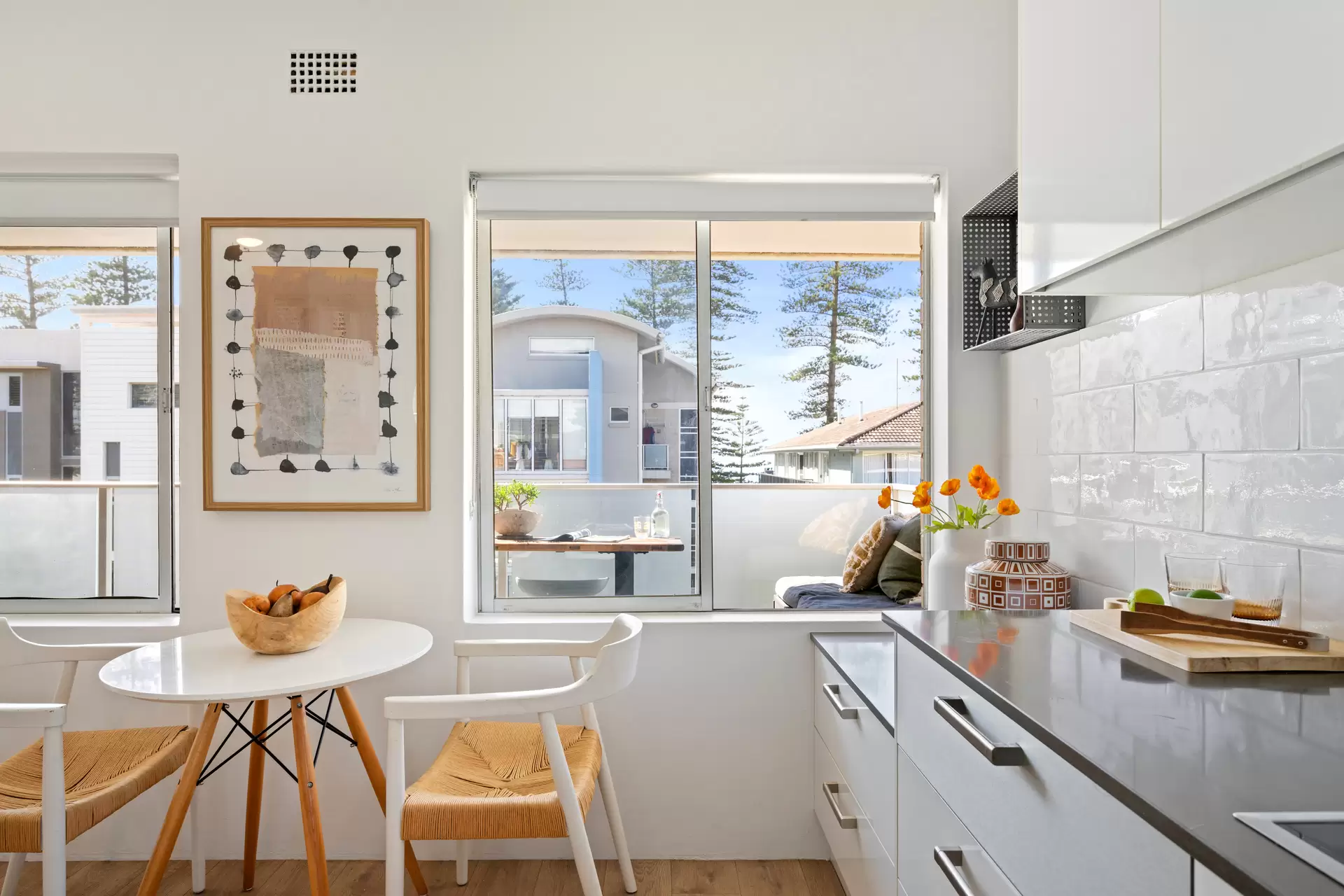 12/18 Malvern Avenue, Manly Sold by The Marshall Group - image 4