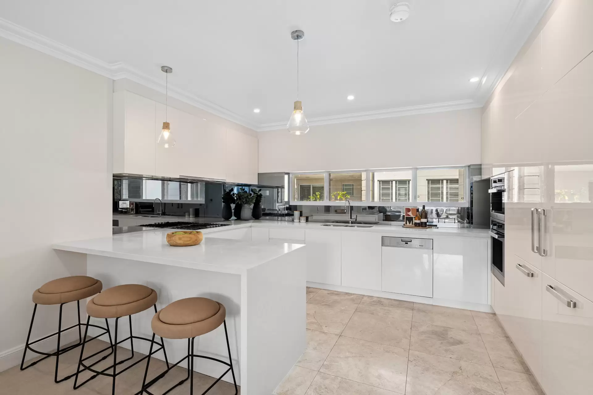 16/14-18 Woniora Avenue, Wahroonga Sold by The Marshall Group - image 2