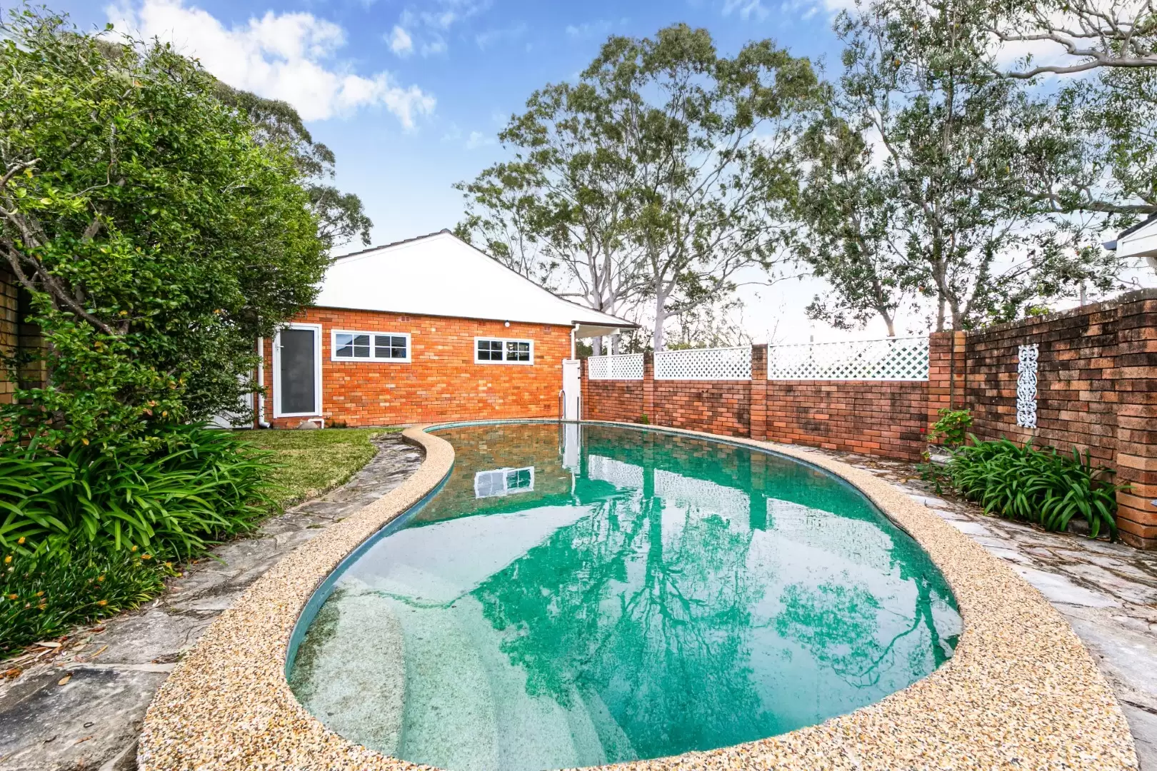 1 Dallas Place, St Ives Leased by The Marshall Group - image 3