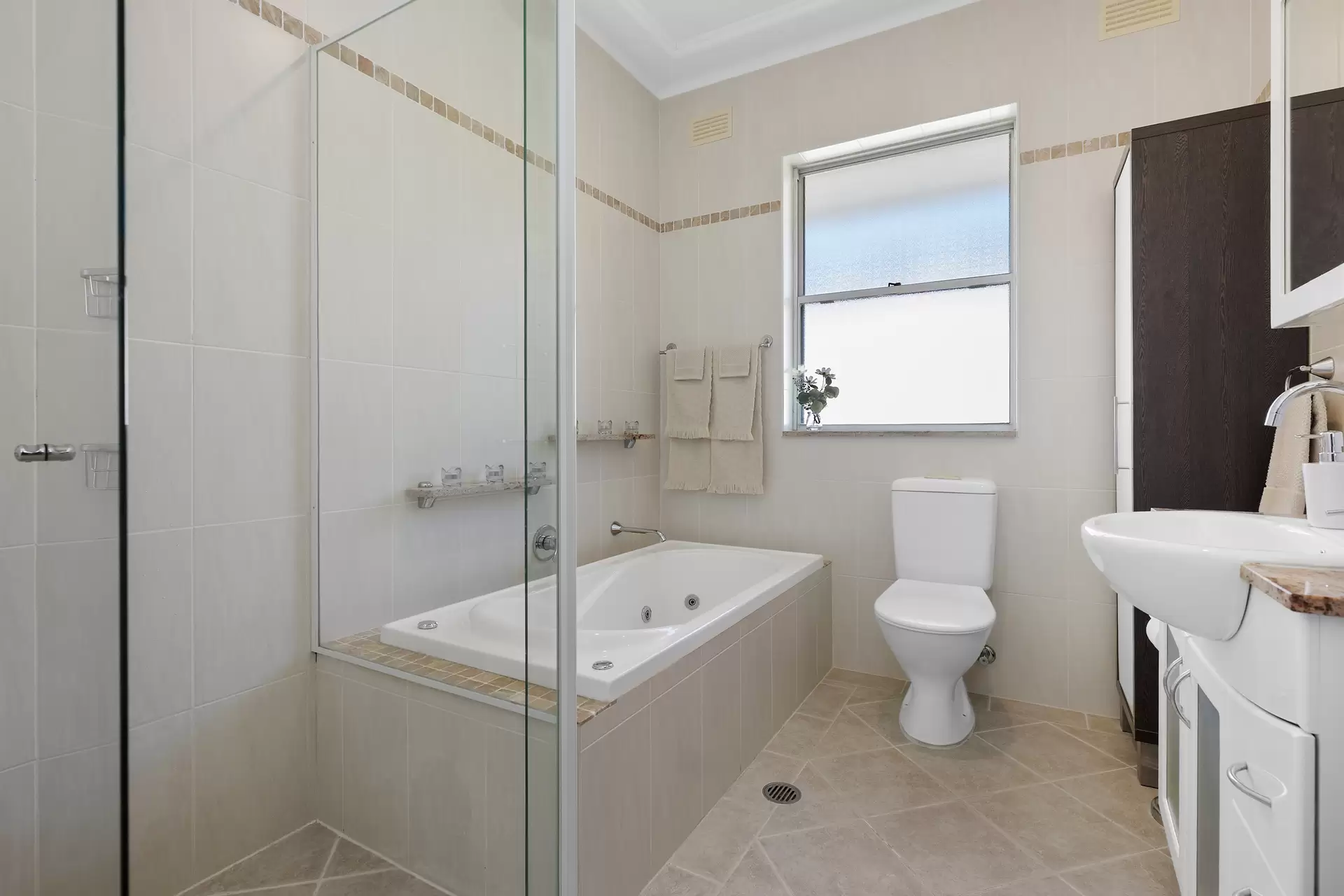 69 Memorial Avenue, St Ives Auction by The Marshall Group - image 11