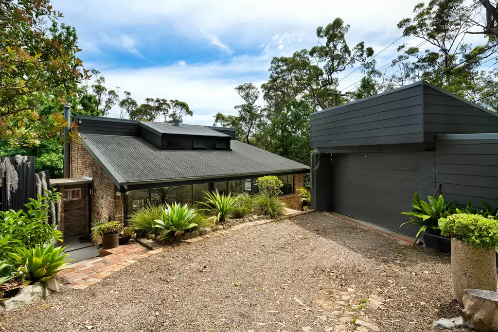 36 Ravenhill Road, Turramurra Sold by The Marshall Group