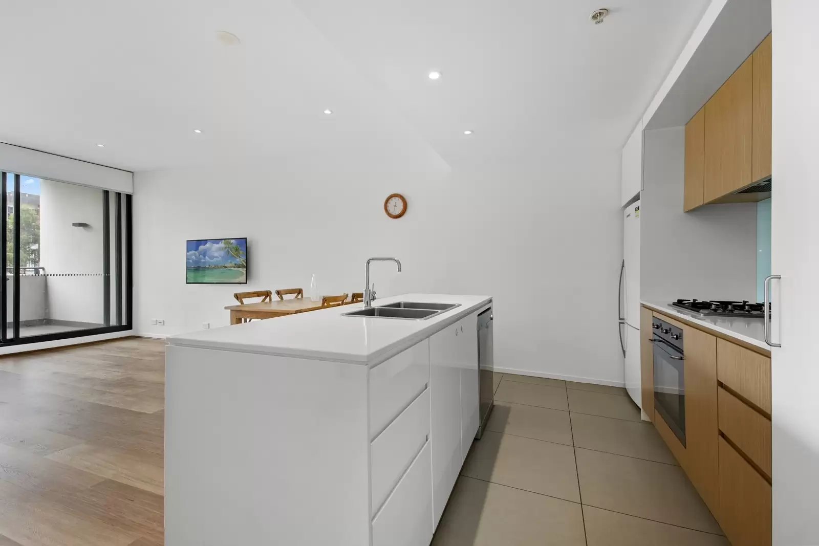 101/6 Saunders Close, Macquarie Park Sold by The Marshall Group - image 2