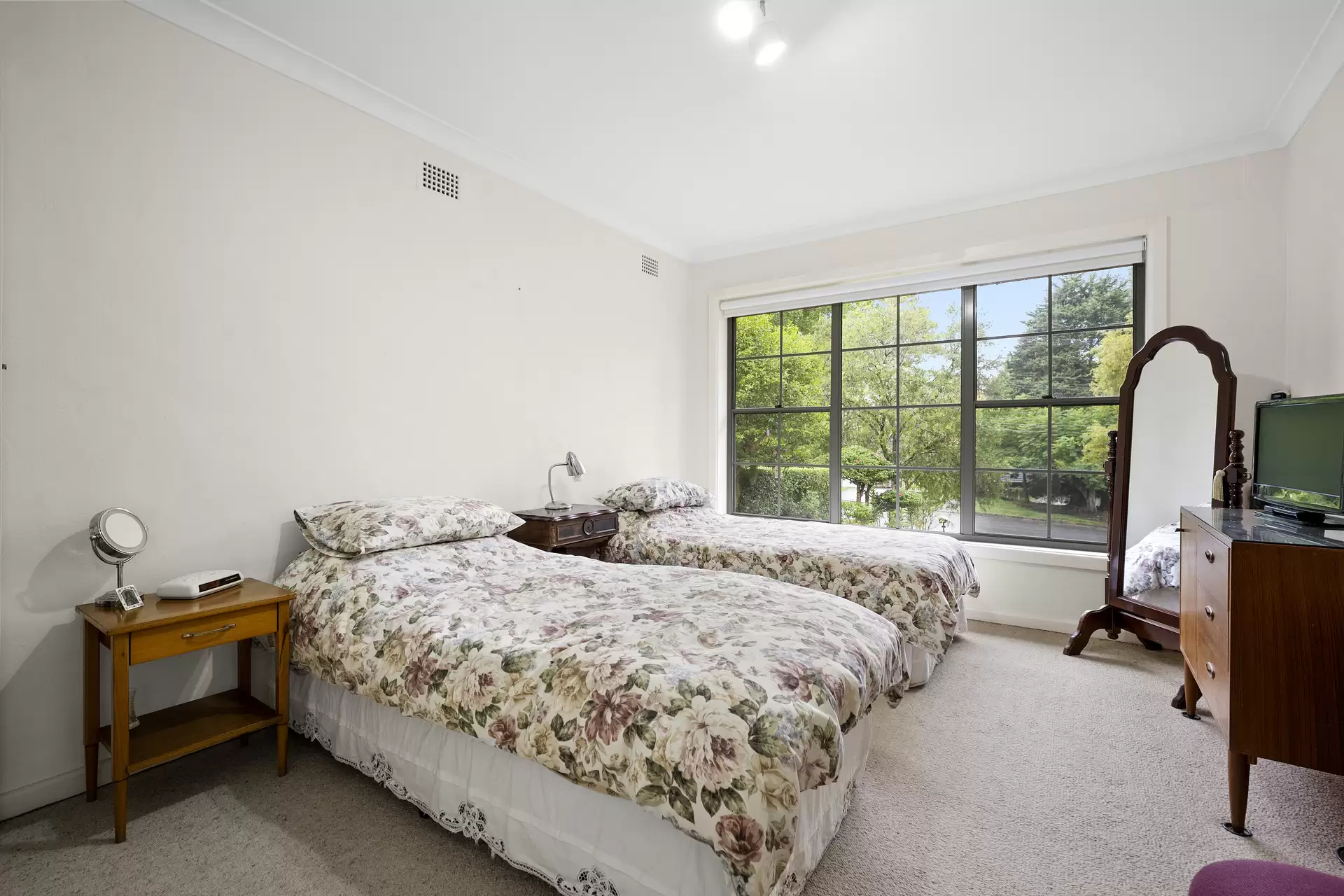 34 Ellalong Road, North Turramurra Sold by The Marshall Group - image 8