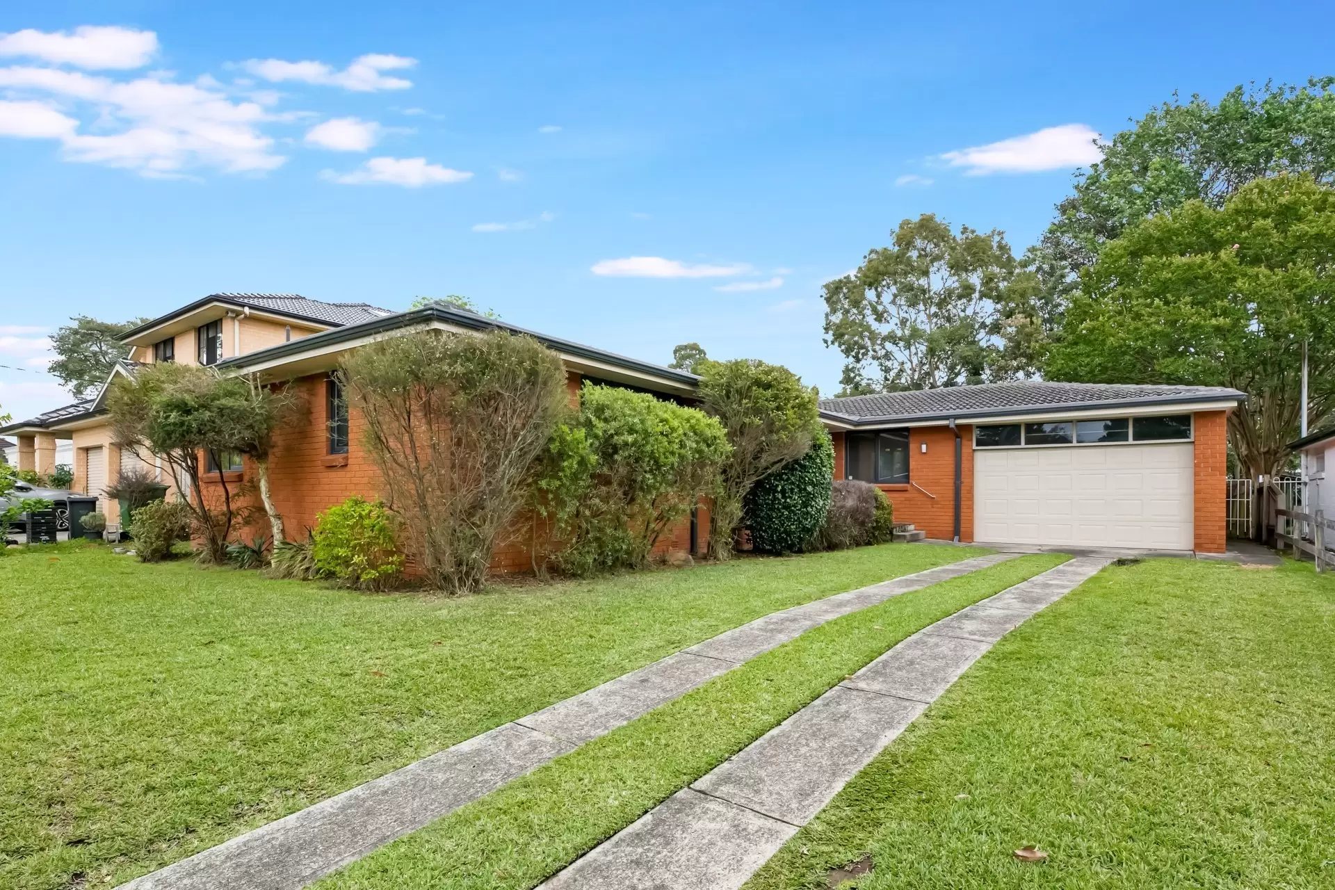 29 Gillian Parade, West Pymble Leased by The Marshall Group - image 1
