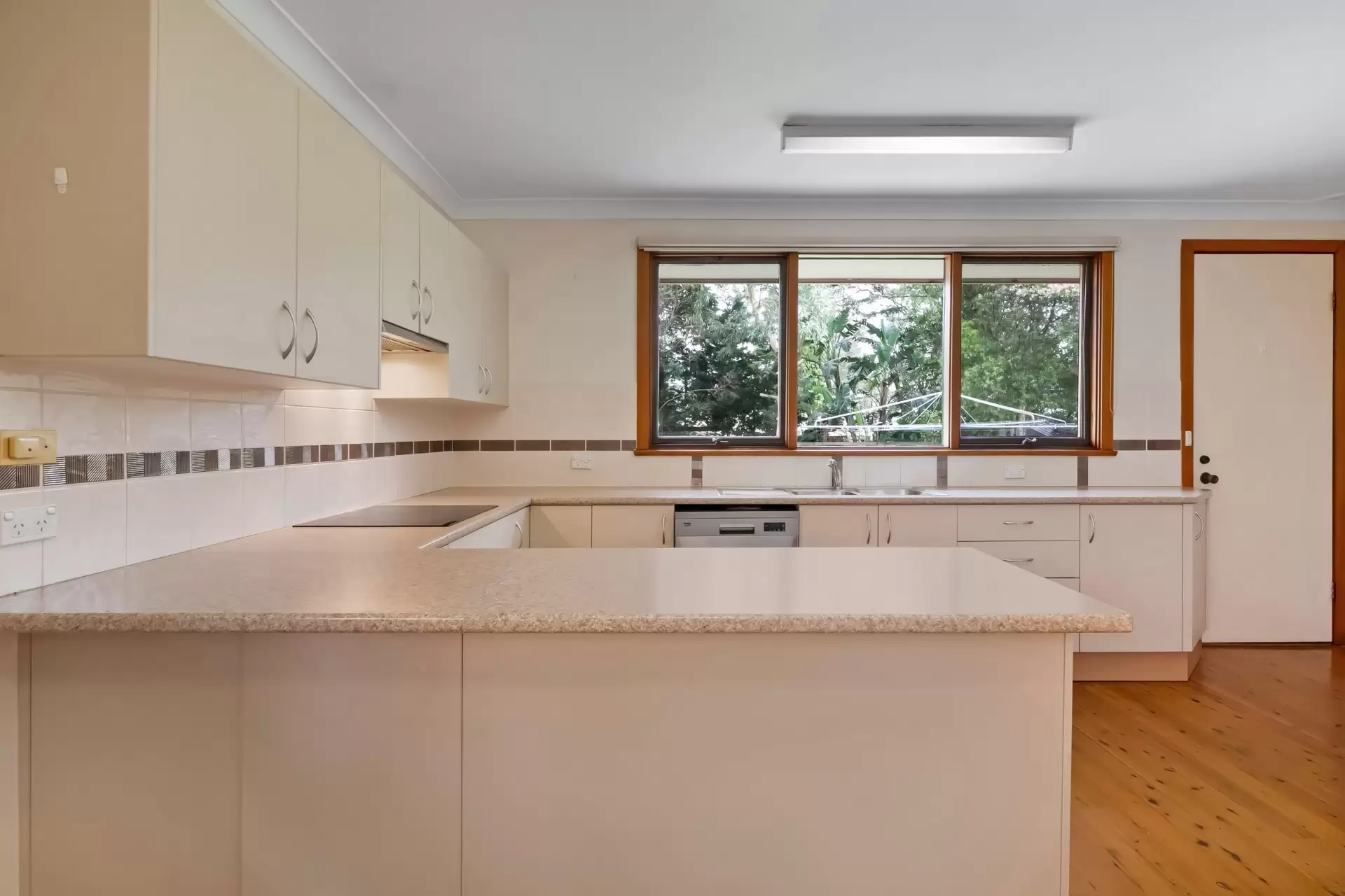 29 Gillian Parade, West Pymble Leased by The Marshall Group - image 2