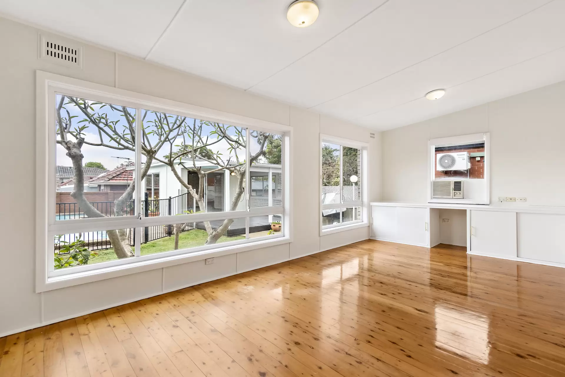 78 Warringah Road, Narraweena Sold by The Marshall Group - image 3