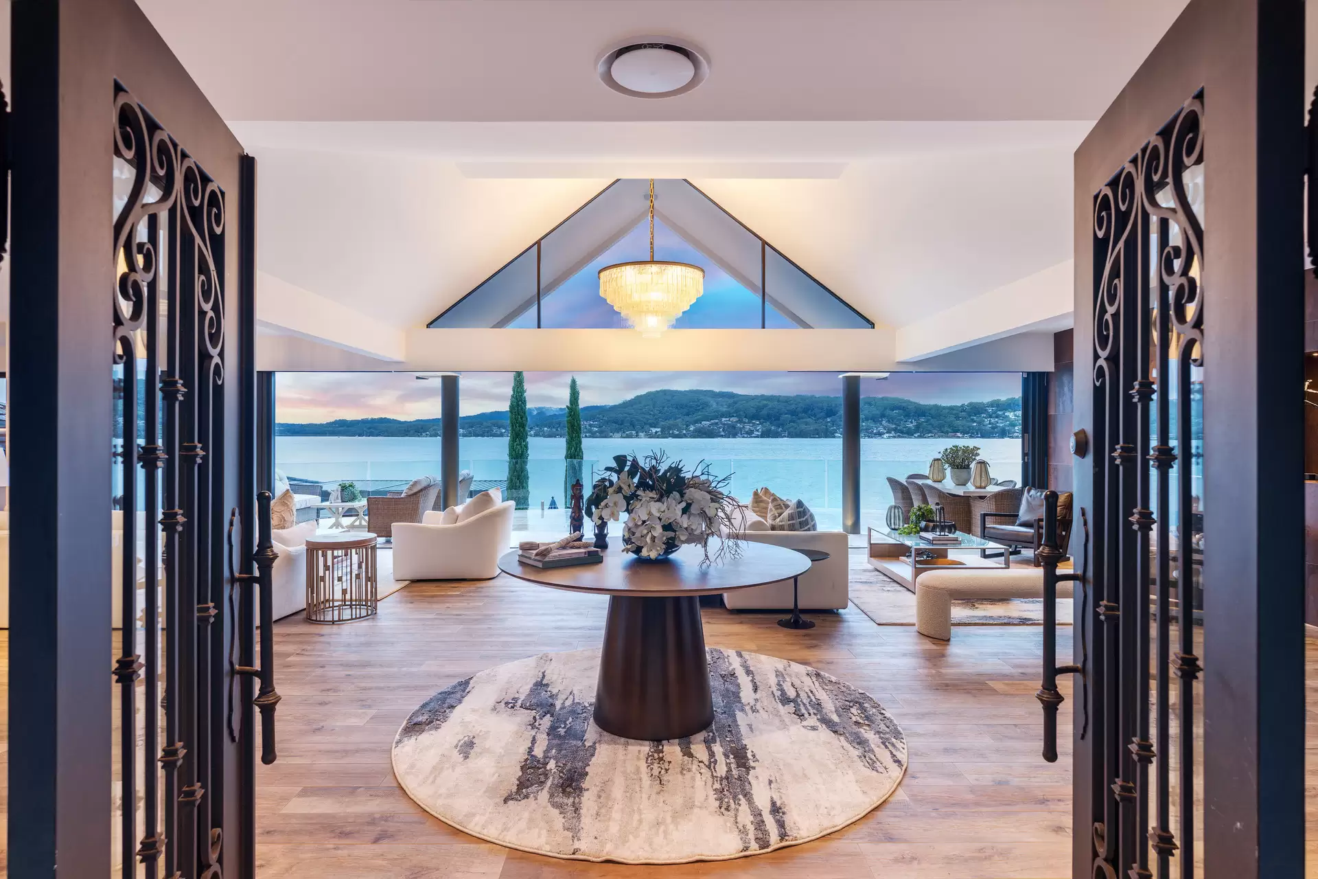 1 Albany Street, Point Frederick Sold by The Marshall Group - image 3