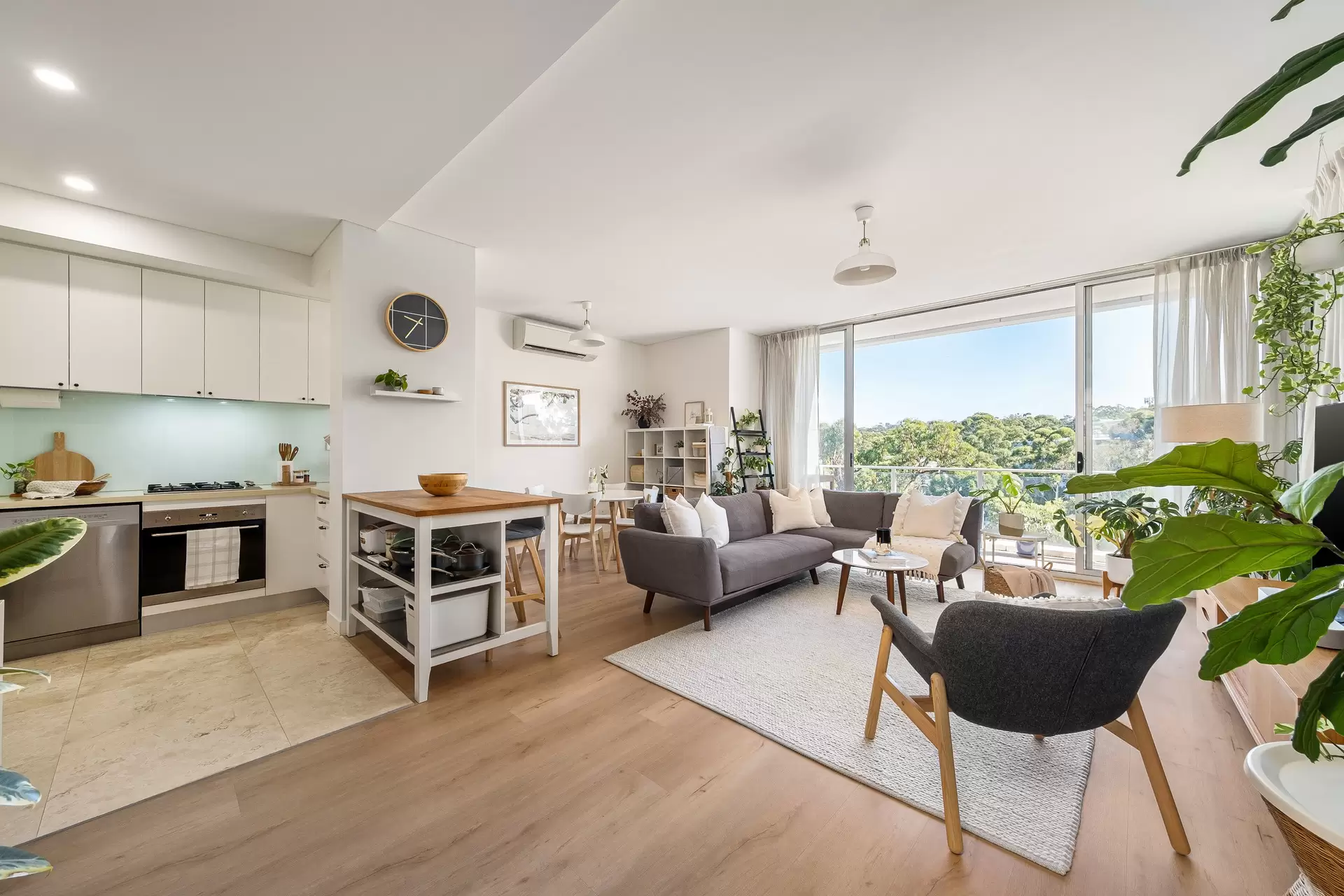 604/77 Ridge Street, Gordon Sold by The Marshall Group - image 3