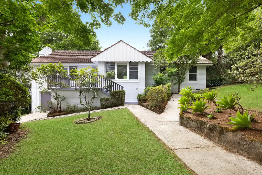 15 Waugoola Street, Gordon Sold by The Marshall Group