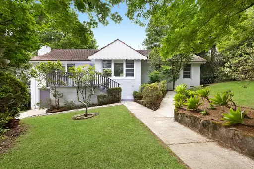 15 Waugoola Street, Gordon Sold by The Marshall Group