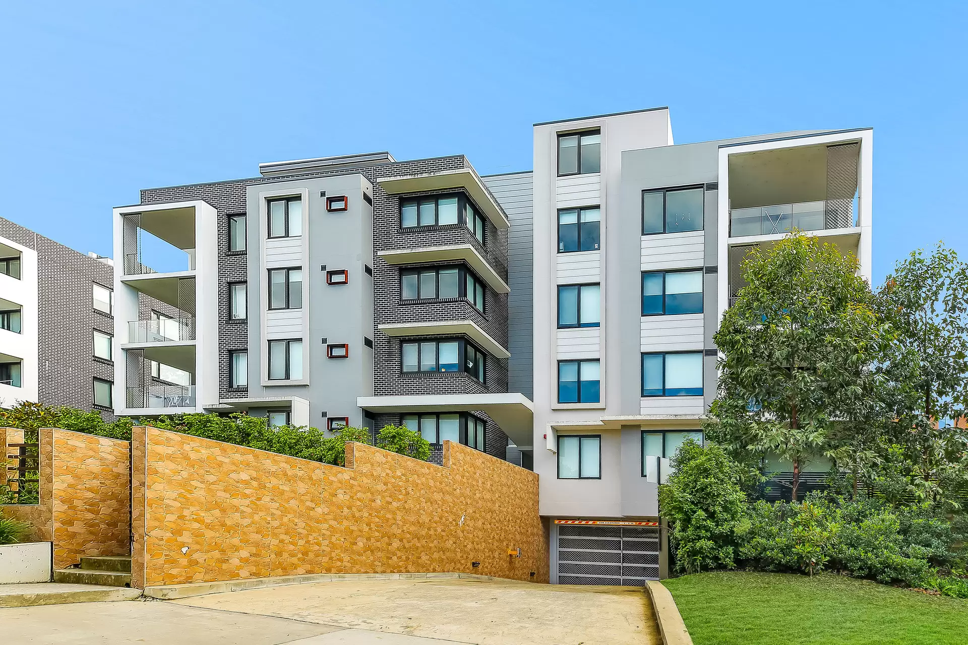 39/17-25 Boundary Street, Roseville Sold by The Marshall Group - image 4