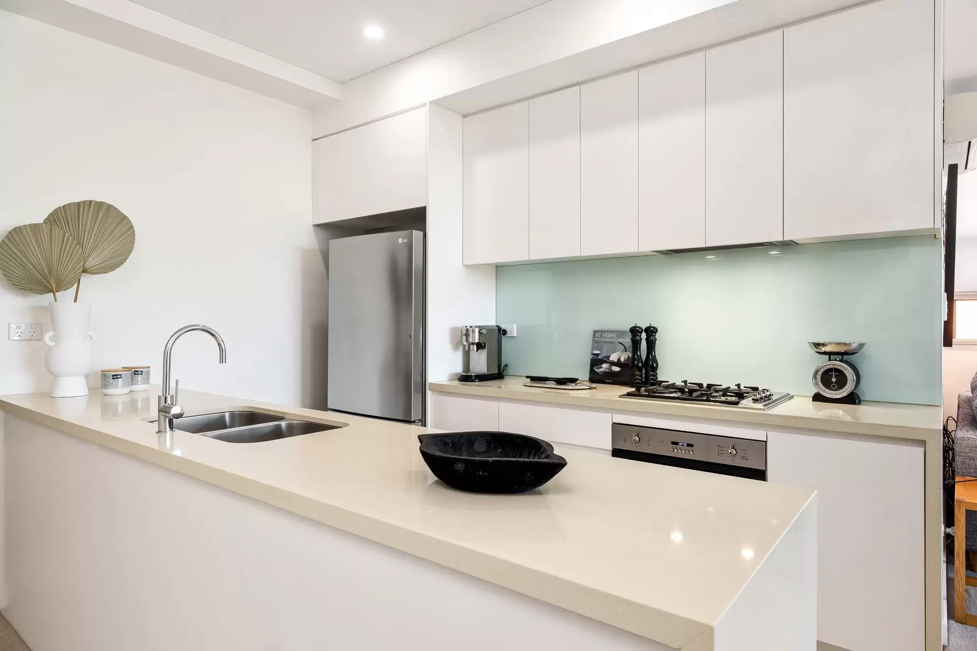 301/77 Ridge Street, Gordon Sold by The Marshall Group - image 5