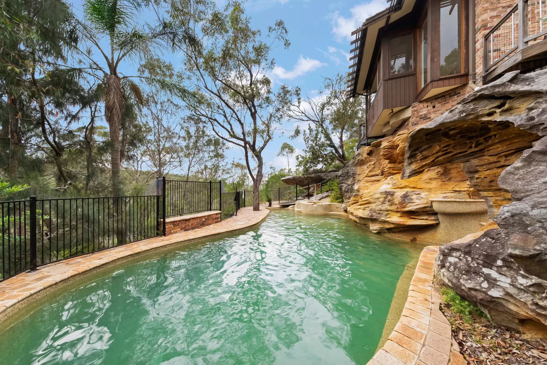 84 Eastern Arterial Road, St Ives Sold by The Marshall Group - image 2