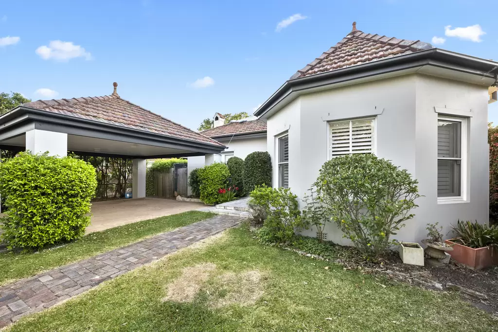 Roseville Sold by The Marshall Group