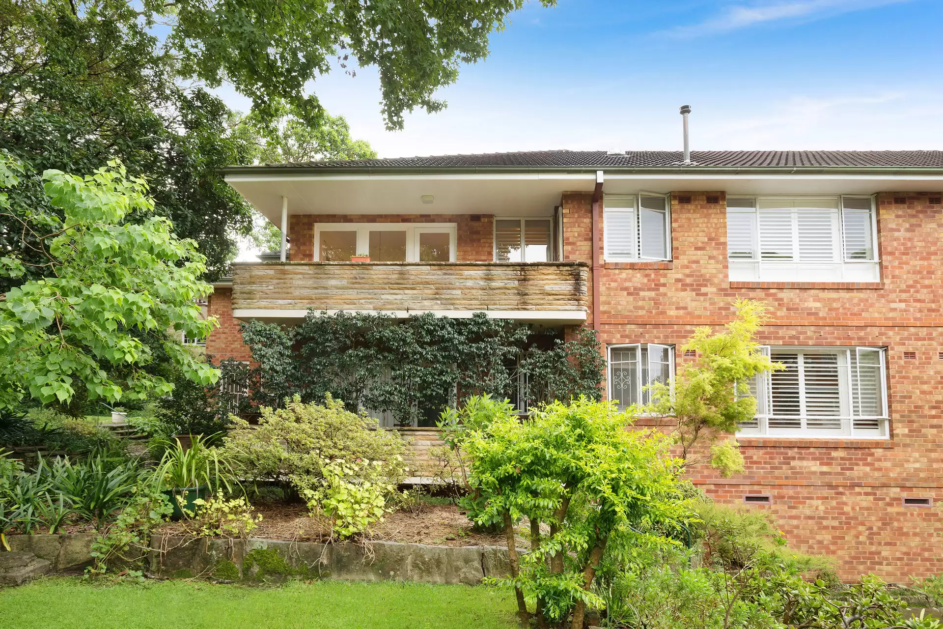 2/33 Lorne Avenue, Killara Sold by The Marshall Group - image 1