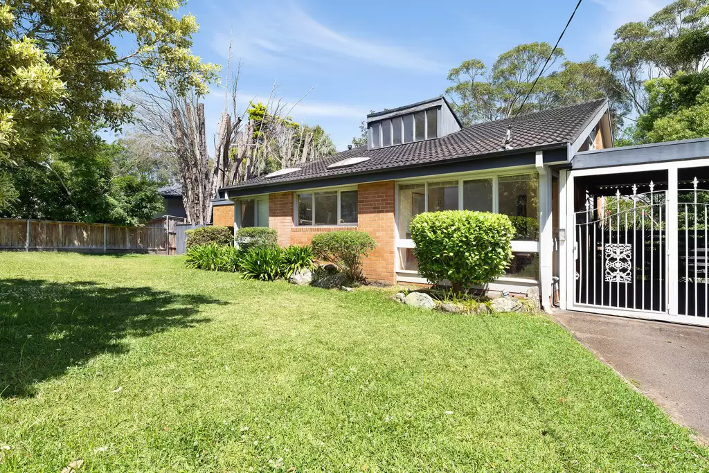 4 Warrimoo Avenue, St Ives Sold by The Marshall Group