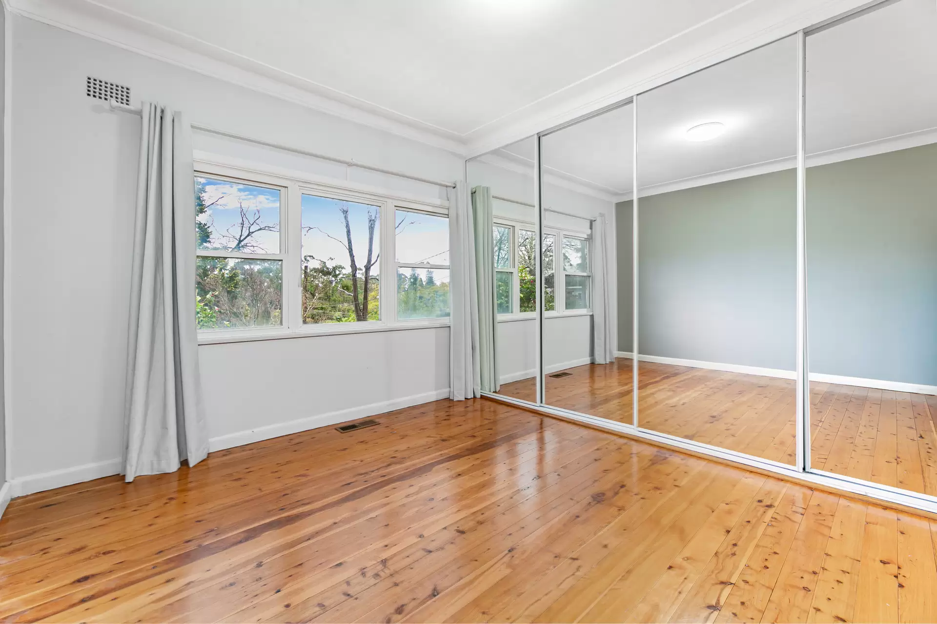 44 Bolwarra Avenue, West Pymble Leased by The Marshall Group - image 5
