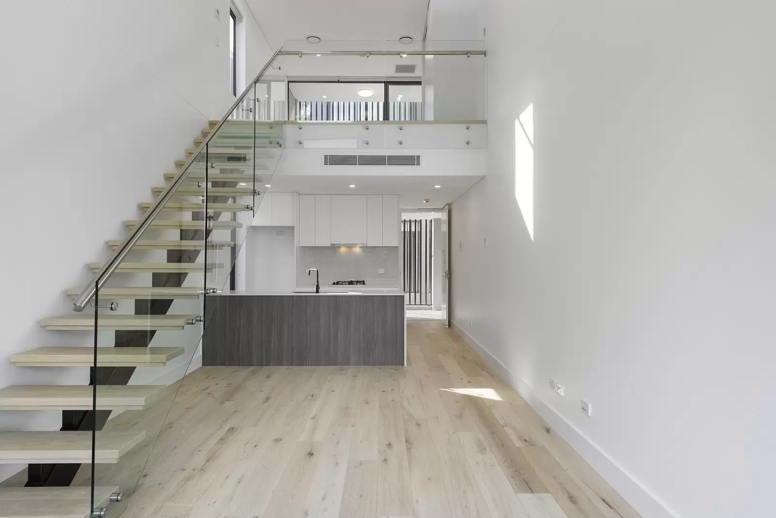 8/1017 Pacific Highway, Pymble Leased by The Marshall Group - image 2