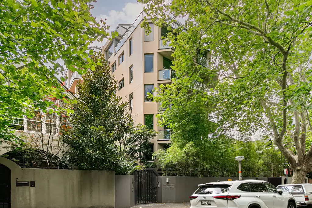 27/5 Tusculum Street, Potts Point Leased by The Marshall Group