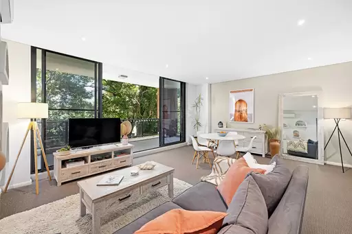 549/17-19 Memorial Avenue, St Ives Leased by The Marshall Group